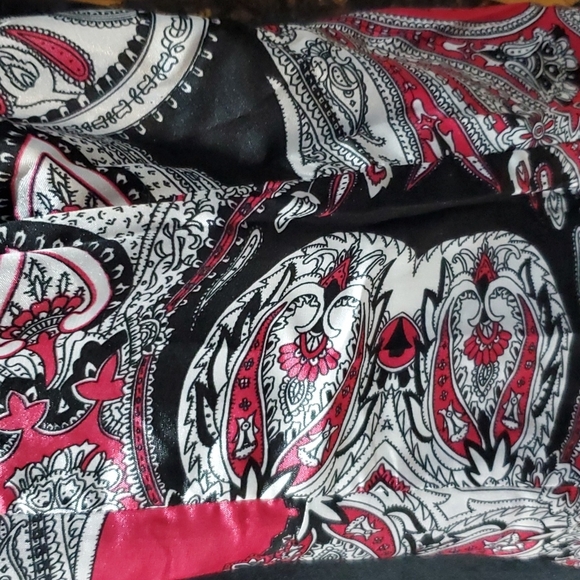 2OH Threads black velvet trim lace trim open front black blazer 🔥 - Picture 11 of 12